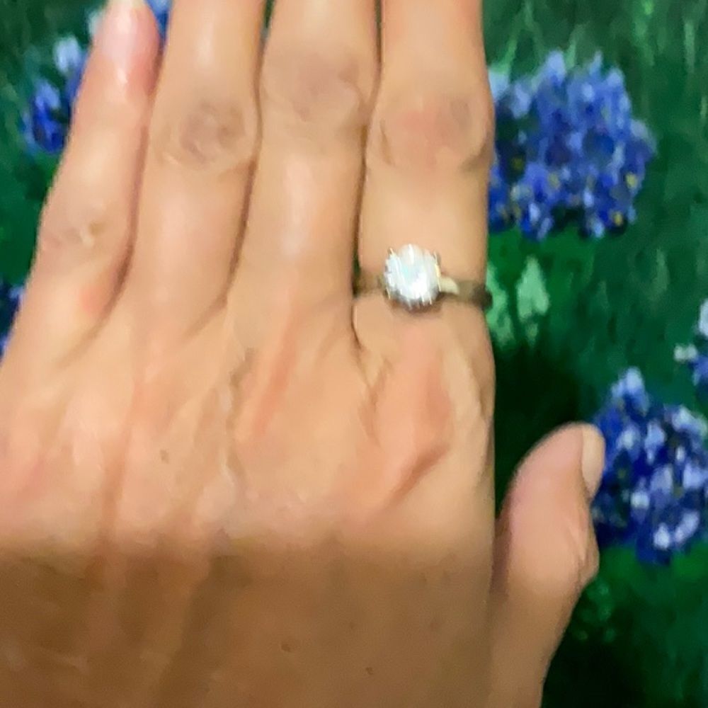 Beautiful Silver Solitaire Ring - Picture 6 of 6